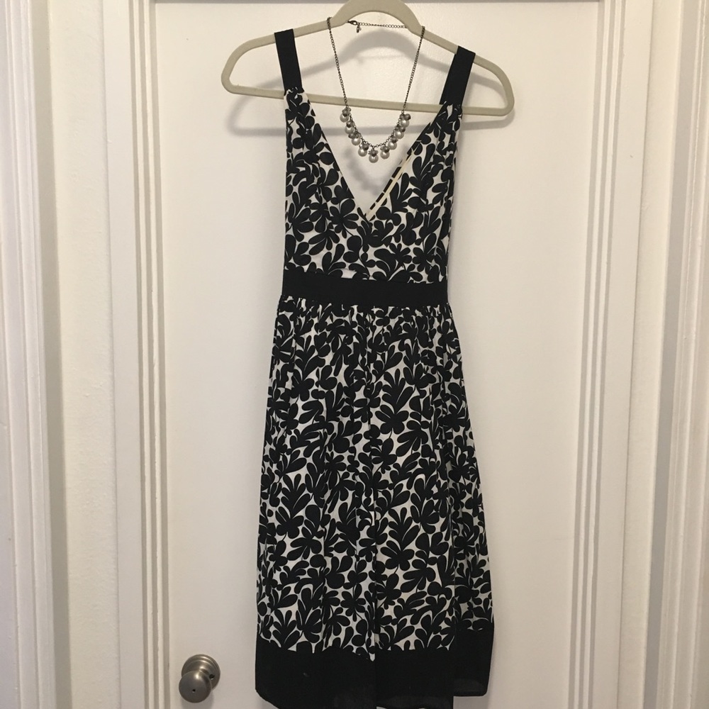 Vintage Leaf-Patterned Fun Dress